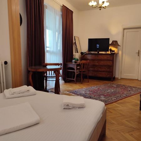 Accommodation Ateneu Palace بوخارست المظهر الخارجي الصورة